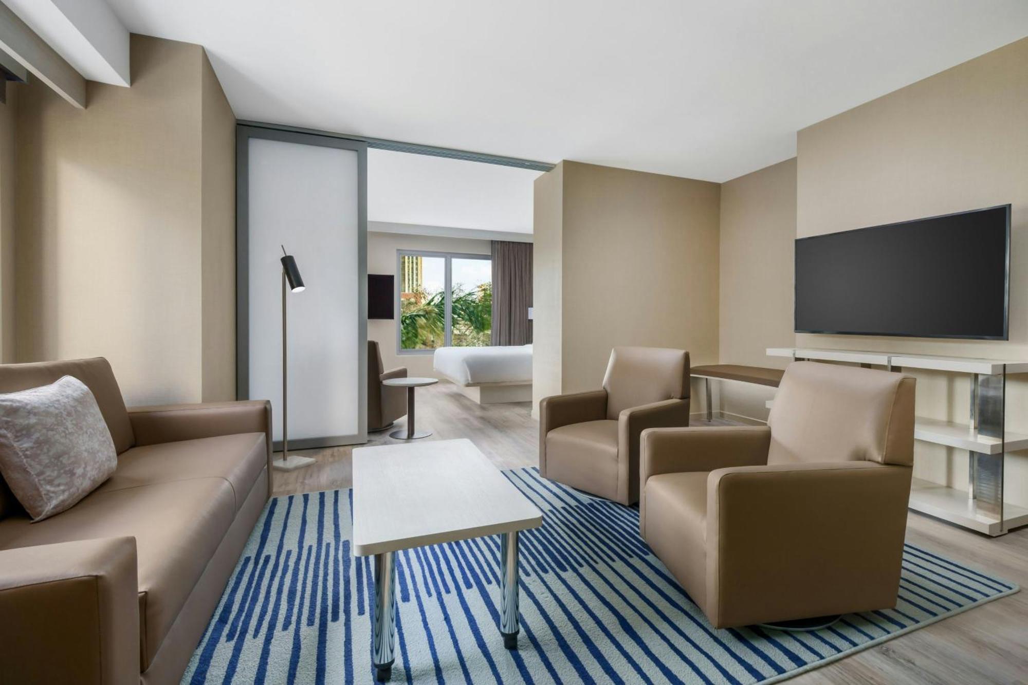 Ac Hotel St Petersburg Downtown เซนต์ปีเตอร์สเบิร์ก ภายนอก รูปภาพ
